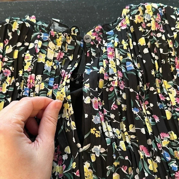 MELLODAY Mini Floral Pleat Swing Dress with short sleeve ruffle detail Size S - Picture 9 of 9